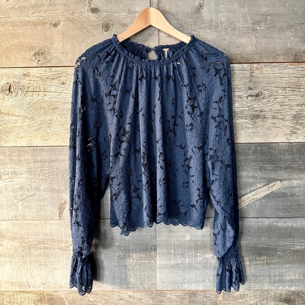 Free People Olivia‎ Lace Top Long Sleeve Ruffle Semi-Sheer Feminine Romantic XS
